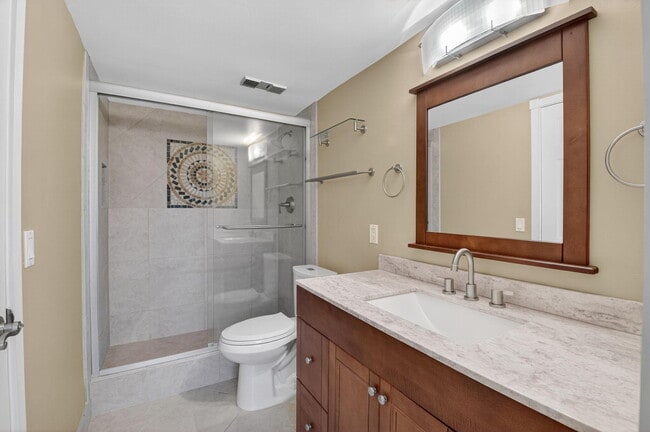 Building Photo - 450 Egret Cir