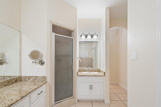 Building Photo - 206 Saddle Blanket