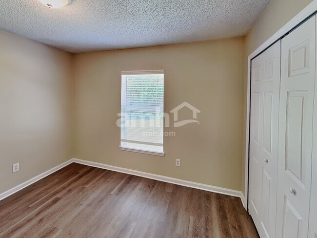 Building Photo - 6486 Hannah Stables Dr