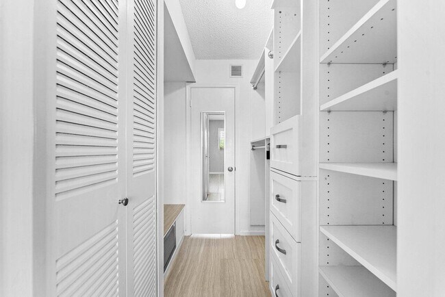 Building Photo - 2004 S Federal Hwy