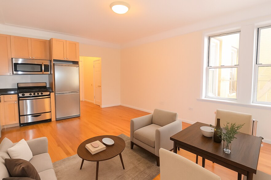 Building Photo - 112 W 13th St