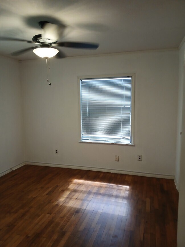 Building Photo - 1802 N Avenue Q