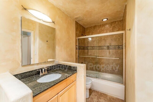 Building Photo - 3204 Golden Oaks Ln