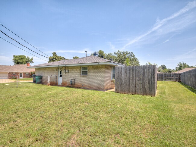 Building Photo - 6721 St Mary's Cir