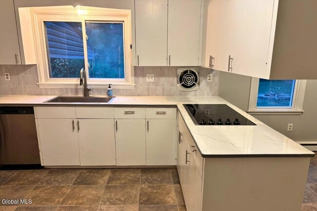 Building Photo - 4 Willey St