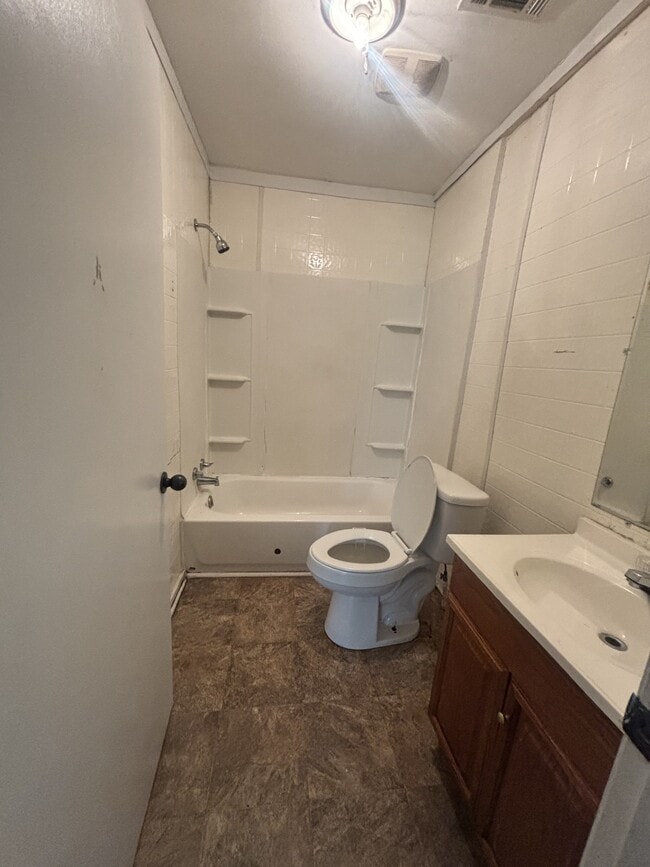 Building Photo - 135 1st St