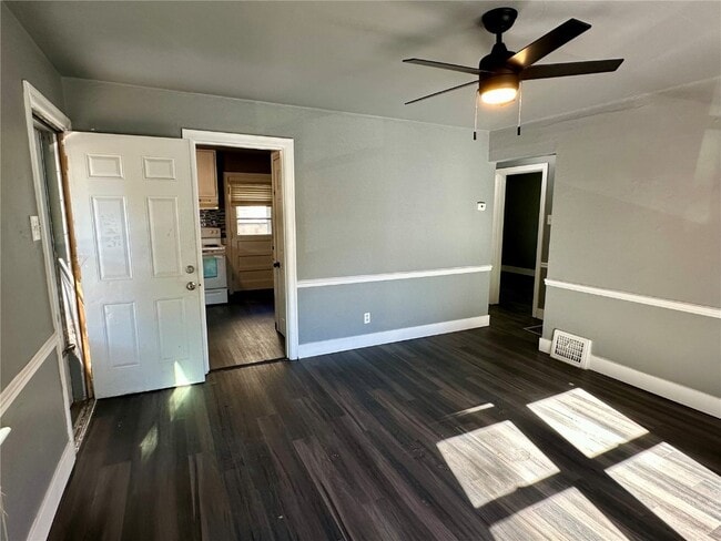 Building Photo - 7121 Lamont Dr