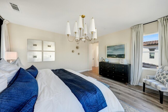 Building Photo - 2133 West Dr