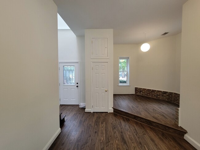 Building Photo - 255 10th St NE