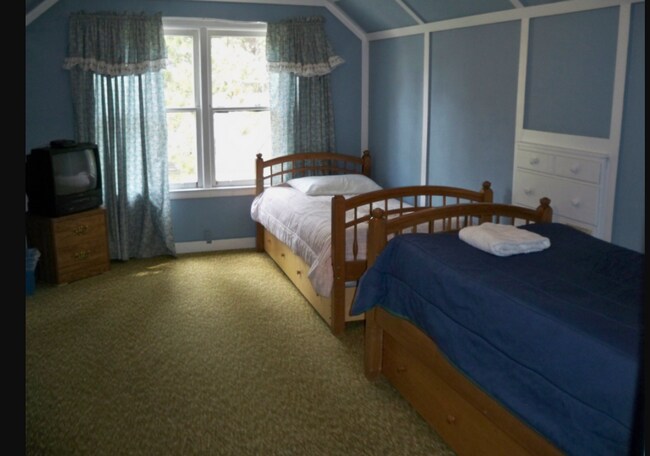 Building Photo - Furnished Seasonal or Long term  for 8 ppl. near heavenly Avail. 04/15/26!