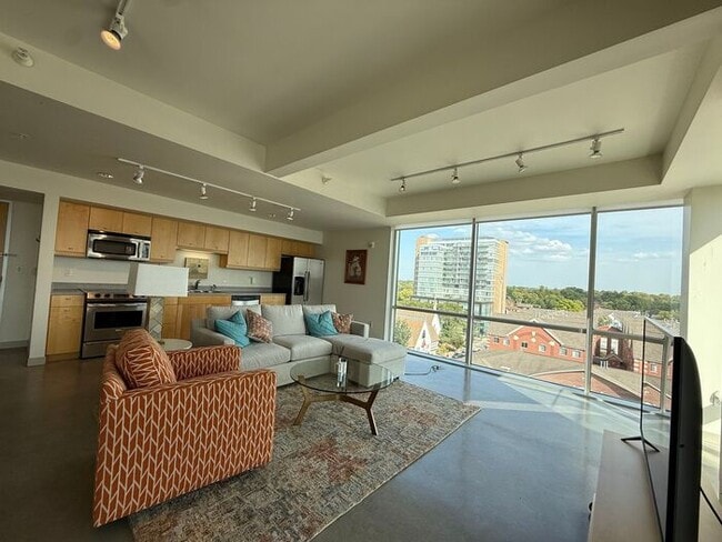 Building Photo - $2,800 | 1 Bedroom, 2 Bathroom Luxury Cond...