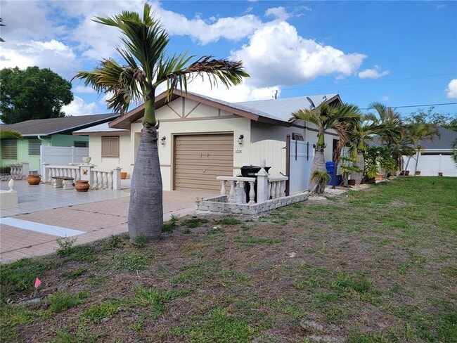 Building Photo - 1028 Lillian St