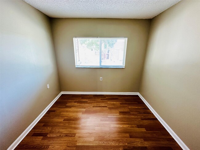 Building Photo - 1162 Lake Terry Dr