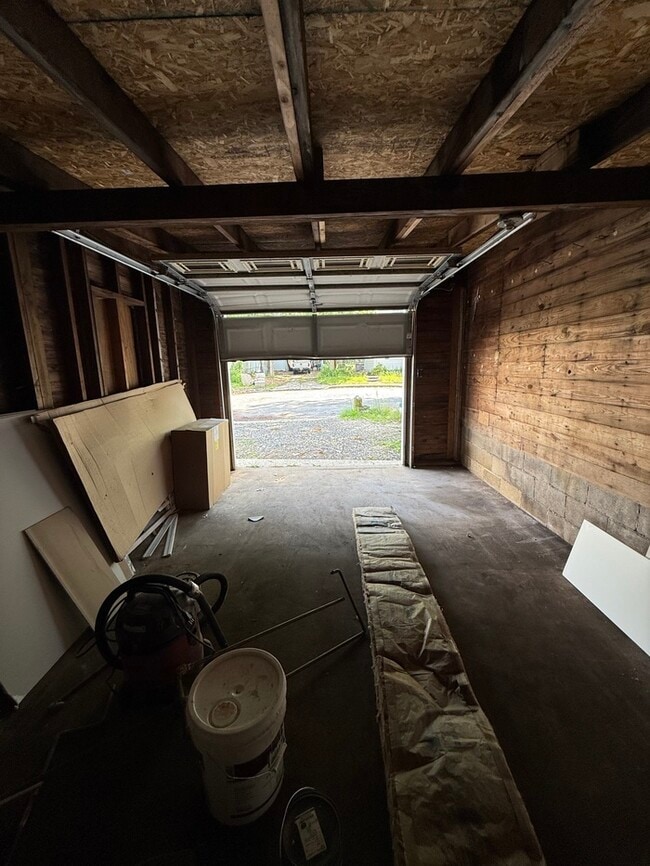 Building Photo - 1050 Alexander Dr