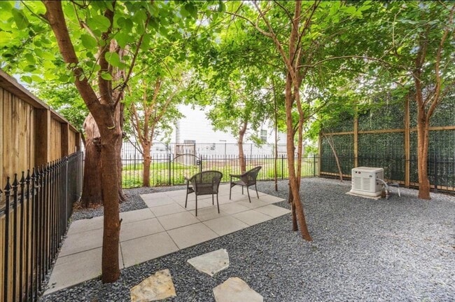 Building Photo - 1230 W 25th St