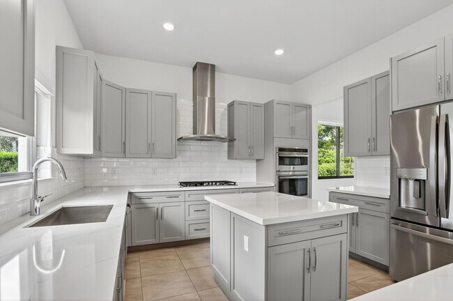 Building Photo - 10990 Oceano Wy