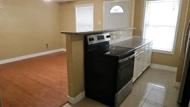 Building Photo - 5603 Northridge Dr