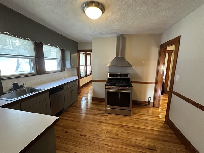 Building Photo - 77 Walk Hill St