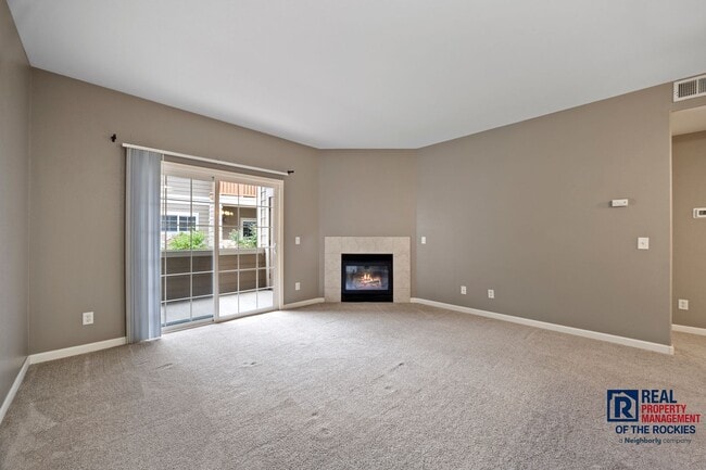 Building Photo - Charming Main Floor Condo in Water Valley