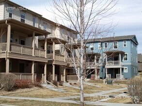 Building Photo - Like New Townhouse End Unit