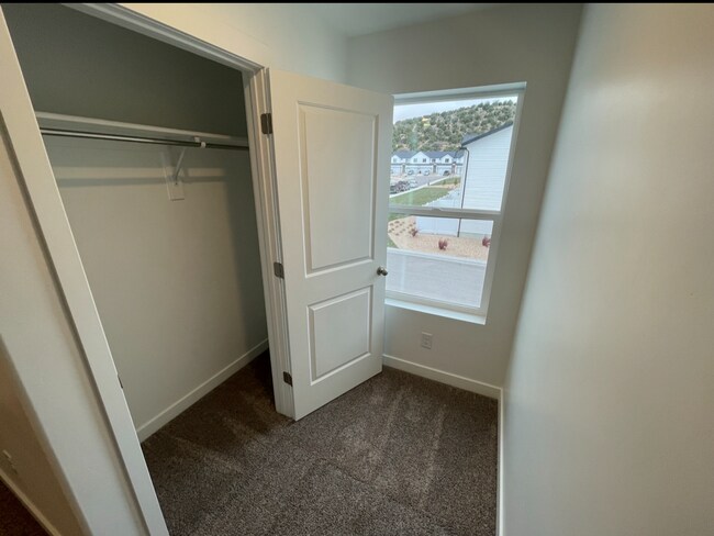 Building Photo - Small dog Friendly!! 4-6 Month Lease!