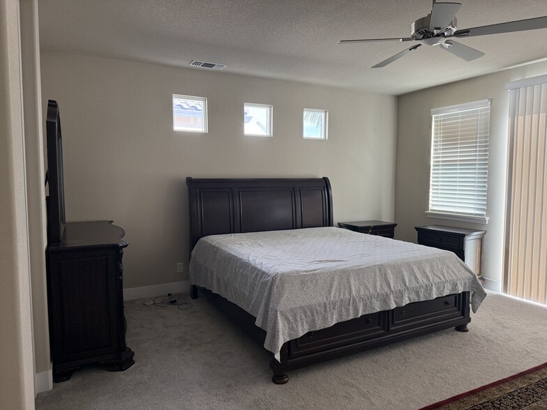 Building Photo - 2241 Mia Loop