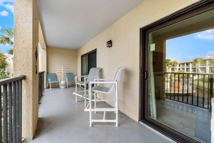 Building Photo - 850-A1A A1A Beach Blvd