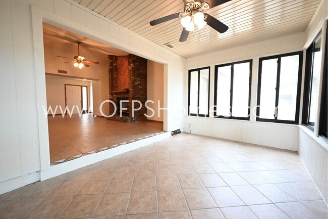 Building Photo - 3934 Balsam Dr