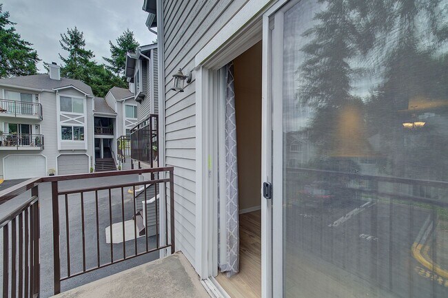 Building Photo - 2bd/2.5ba Woodinville Townhome