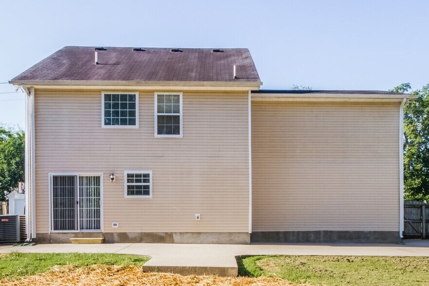 Building Photo - 730 General Barksdale Dr