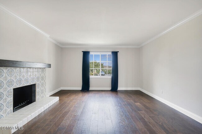 Building Photo - 2076 Hillsbury Rd