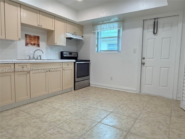 Building Photo - 25423 SW 107th Ct