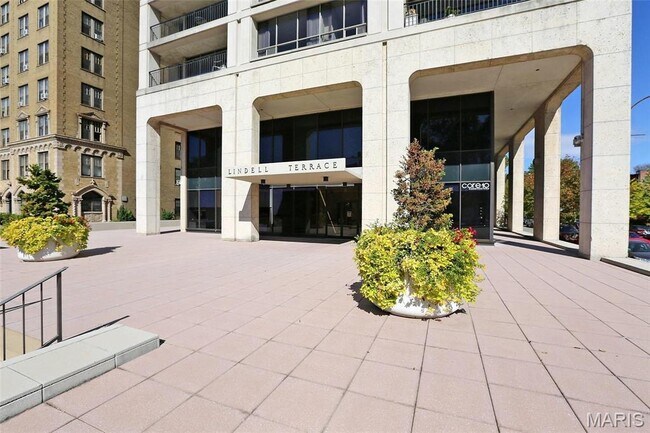 Building Photo - 4501 Lindell Blvd