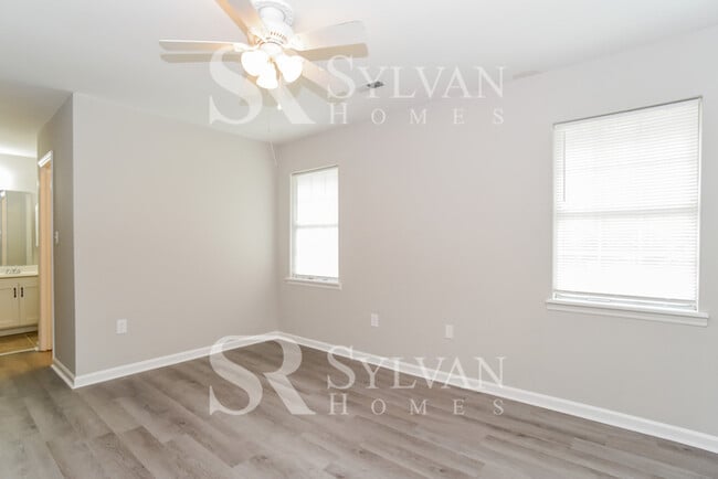 Building Photo - Carve Out a Great Life Here!