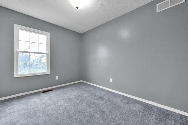 Building Photo - 8690 Kirkland Dr