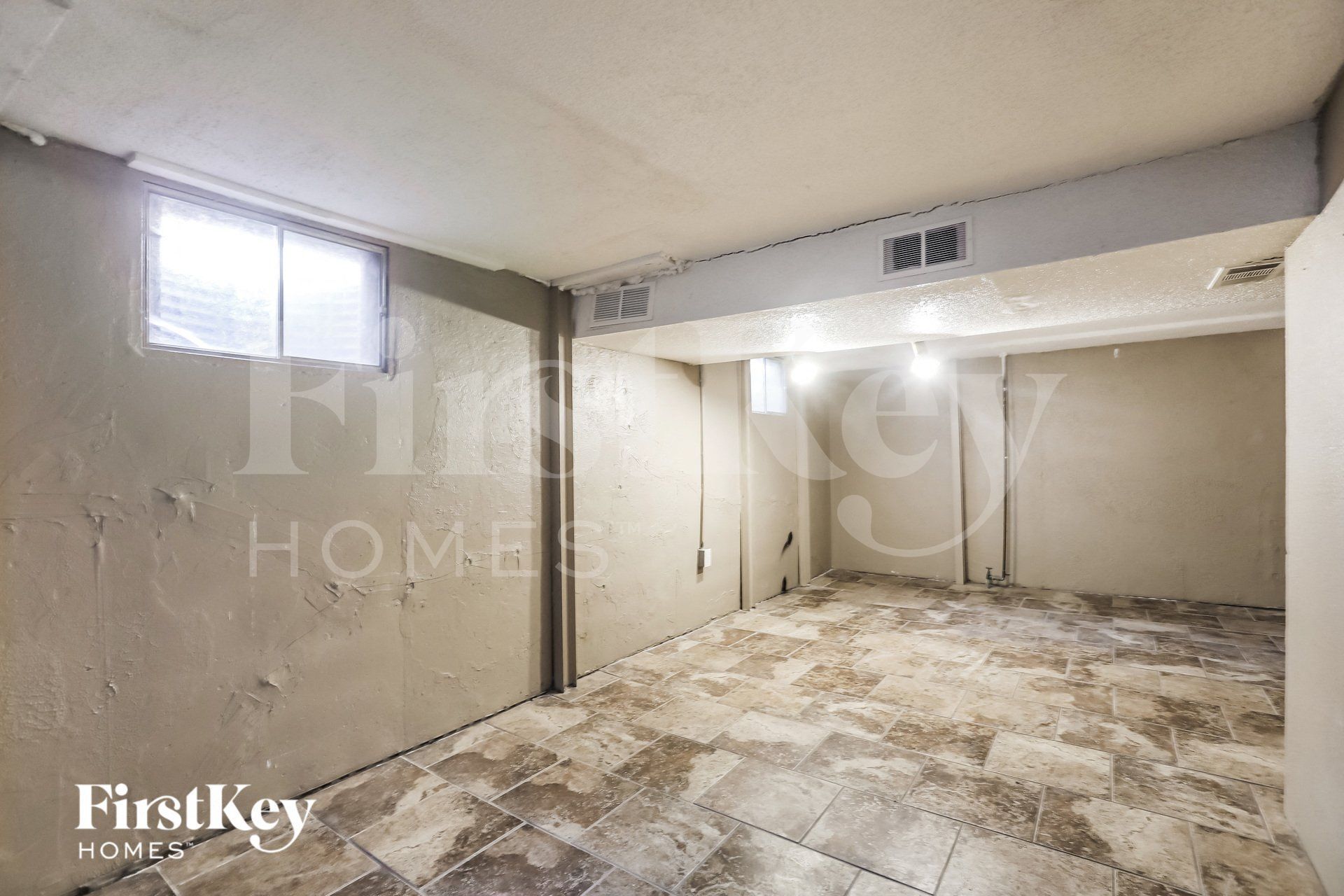 Building Photo - 1909 SW Keystone Dr