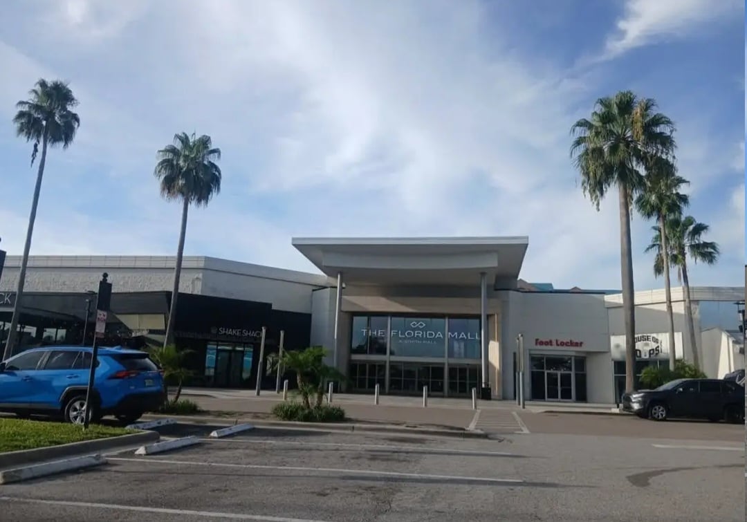 Building Photo - 8421 S Orange Blossom Trl