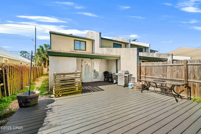 Building Photo - 6504 N Lagoon Dr