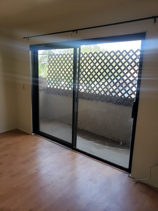 Balcony - 10220 Tujunga Canyon Blvd