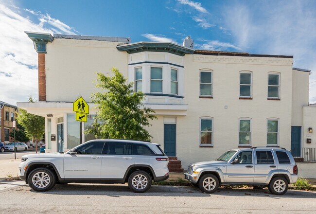 Building Photo - 600 S Linwood Ave