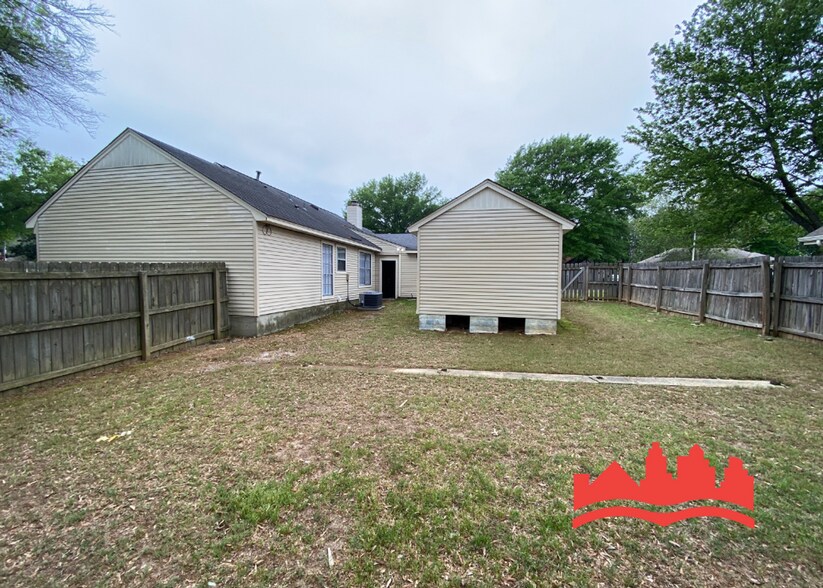 Building Photo - 7136 Devine St