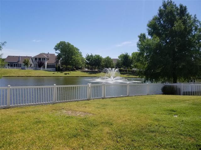 Building Photo - 10253 Lakeview Dr