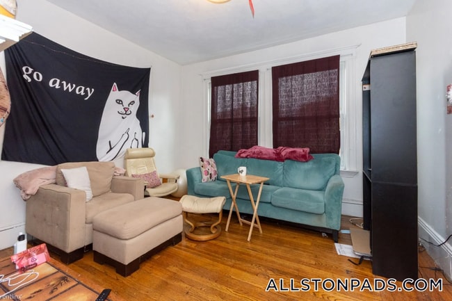 Building Photo - 16 Ashford St