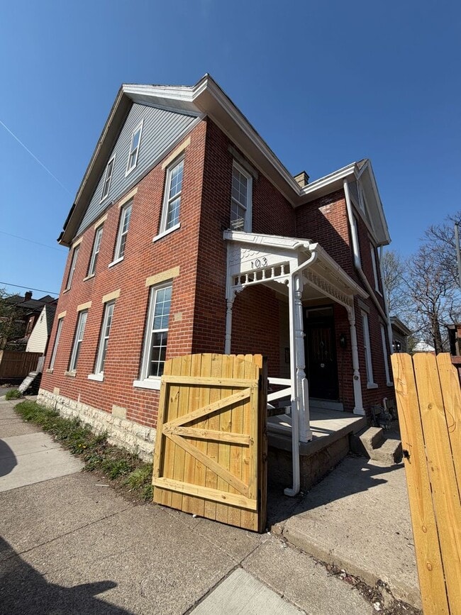 Building Photo - Fully Renovated 3BR/1.5 Bath in Olde Towne East!