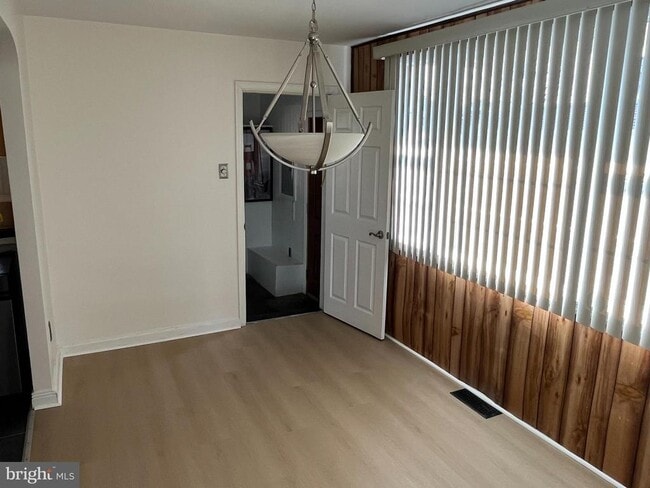 Building Photo - 509 Larkspur St