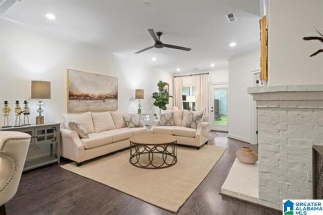 Building Photo - 3009 Vestavia Terrace Dr