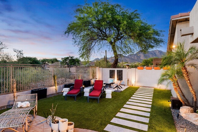 Building Photo - 10318 E Tierra Buena Ln