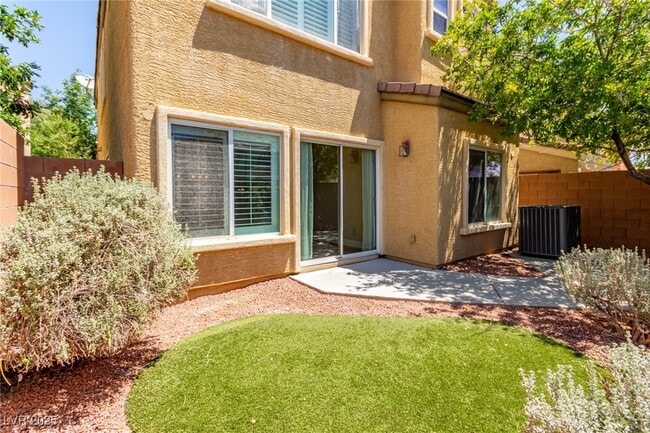 Building Photo - 10275 Headrick Dr
