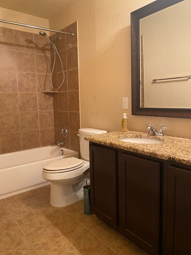 Building Photo - 3101 Christians Tee