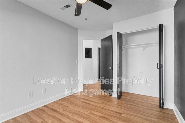 Building Photo - 1502 W 25th Ct